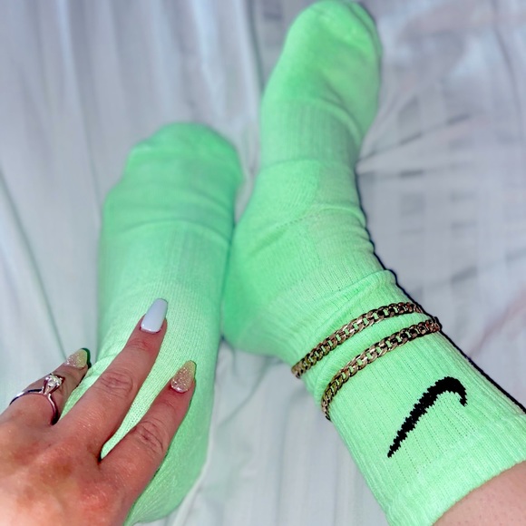 NIKE COLORED SOCKS 🌈🌈 ONE PAIR - Picture 2 of 4
